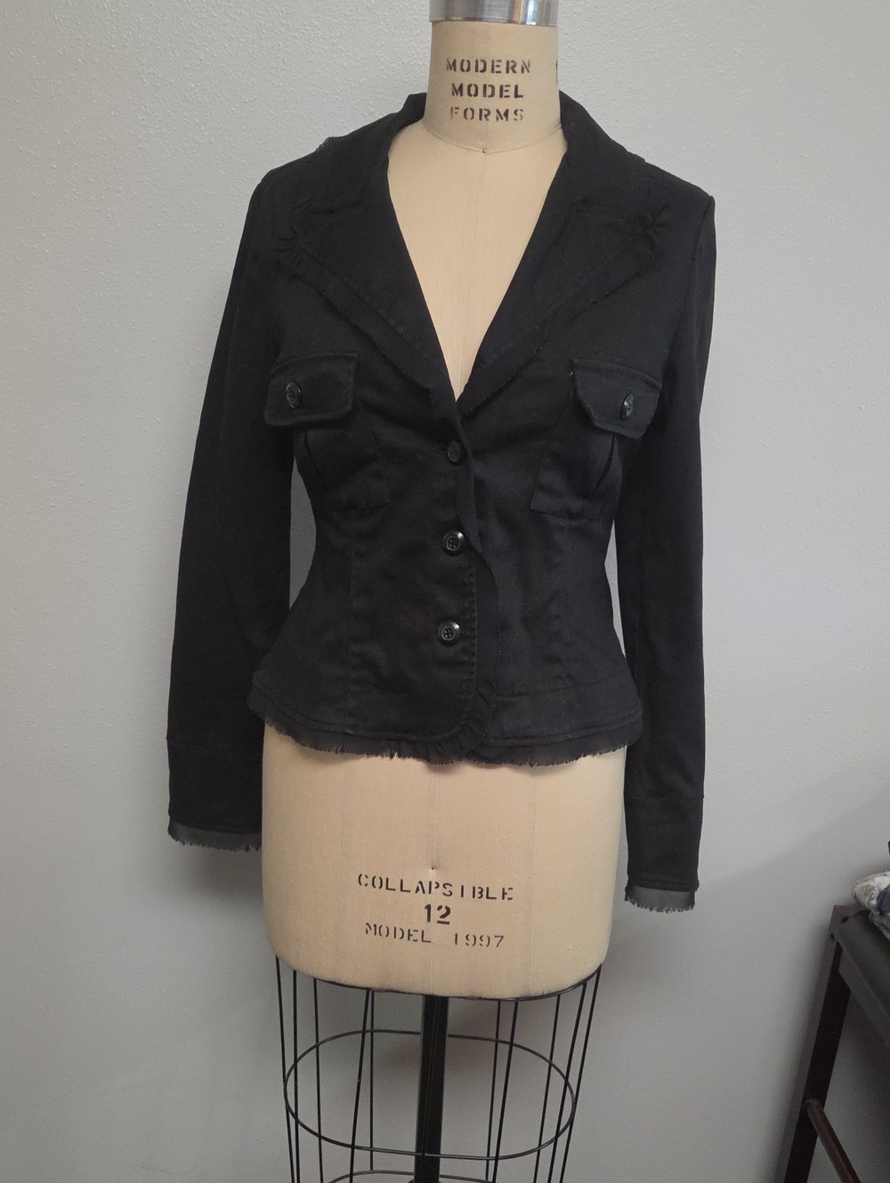 Sans Souci Black Fitted Button-Front Blazer with Flap Pockets
